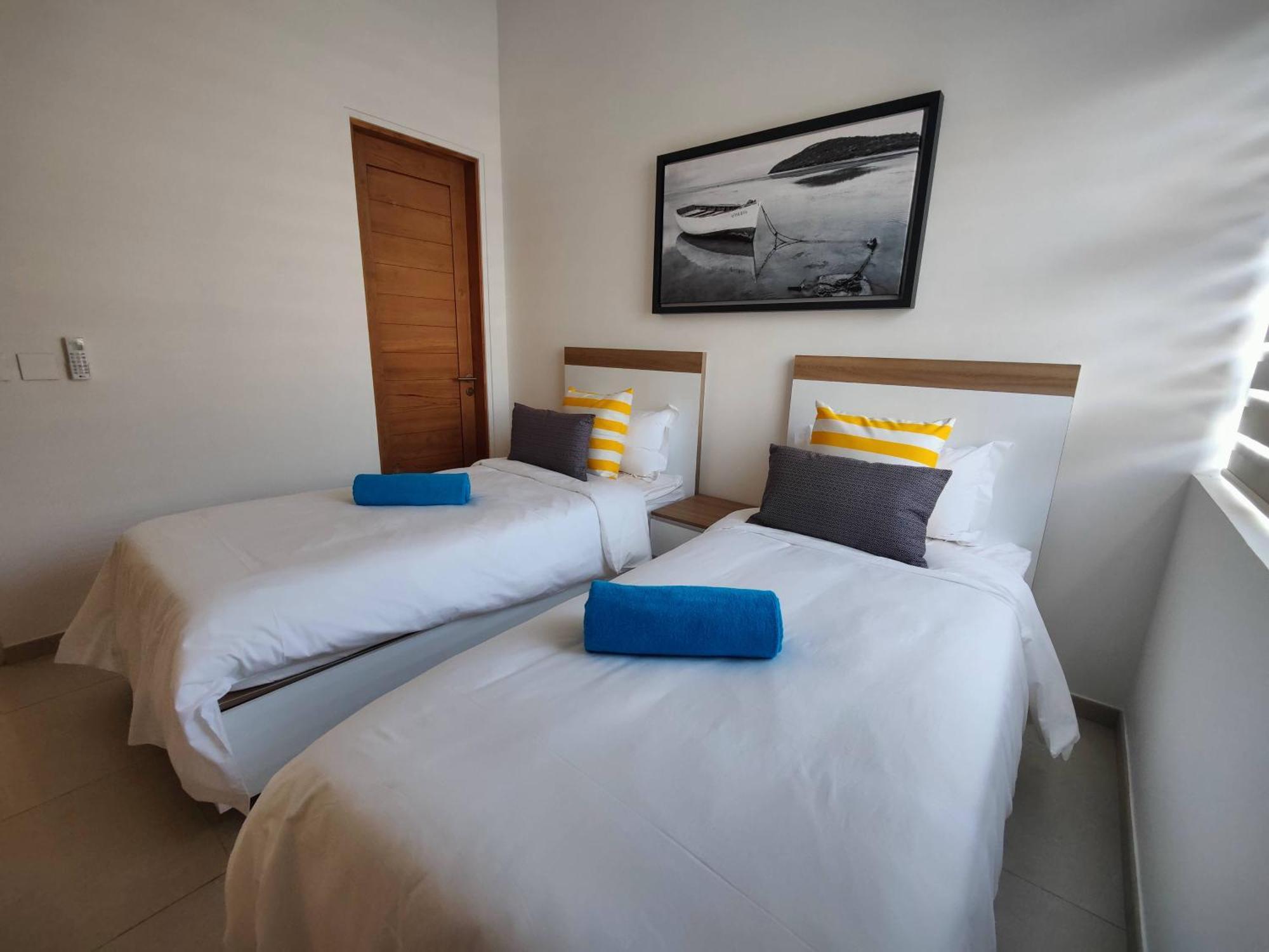 Ocean Point Beach Front Apartment Поант о Пиман Екстериор снимка